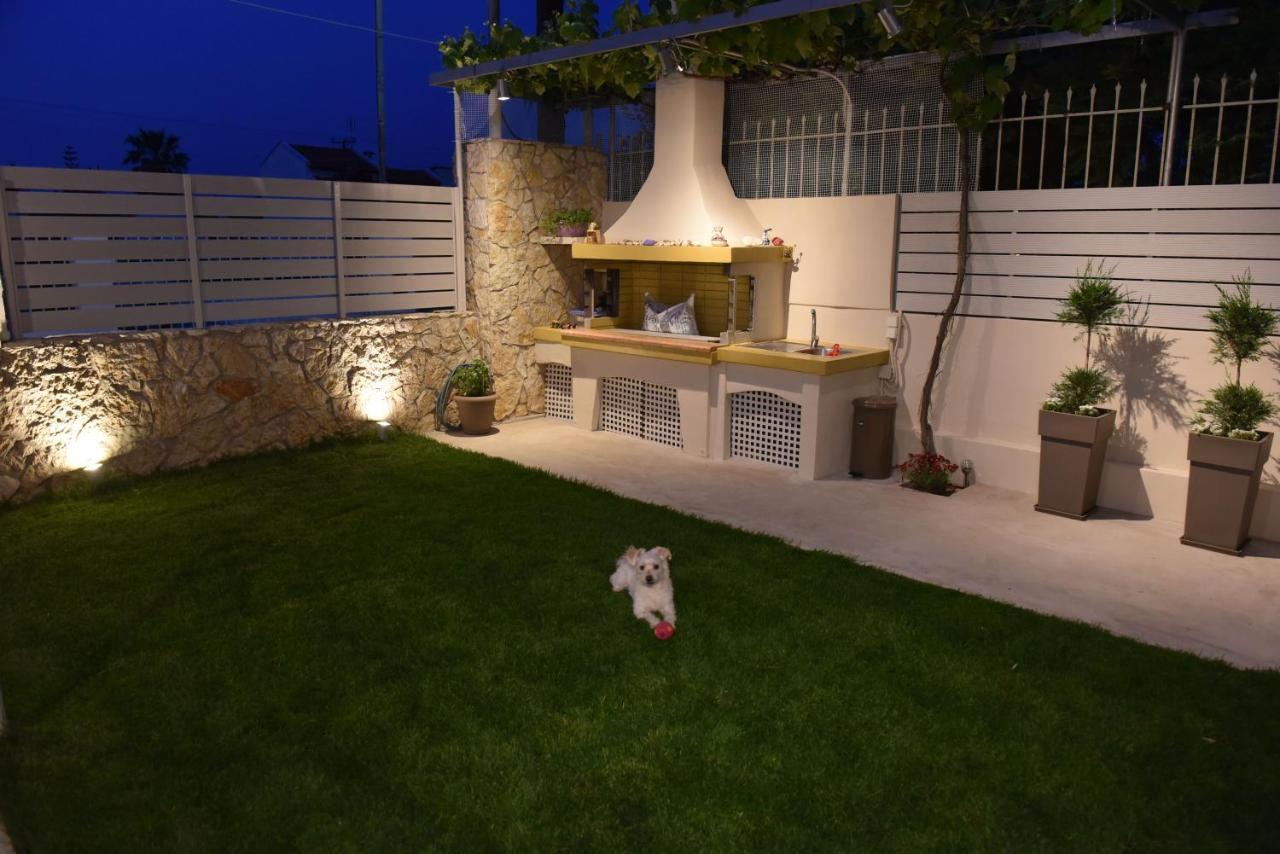 Fanis Apartment Lechaio Exterior foto