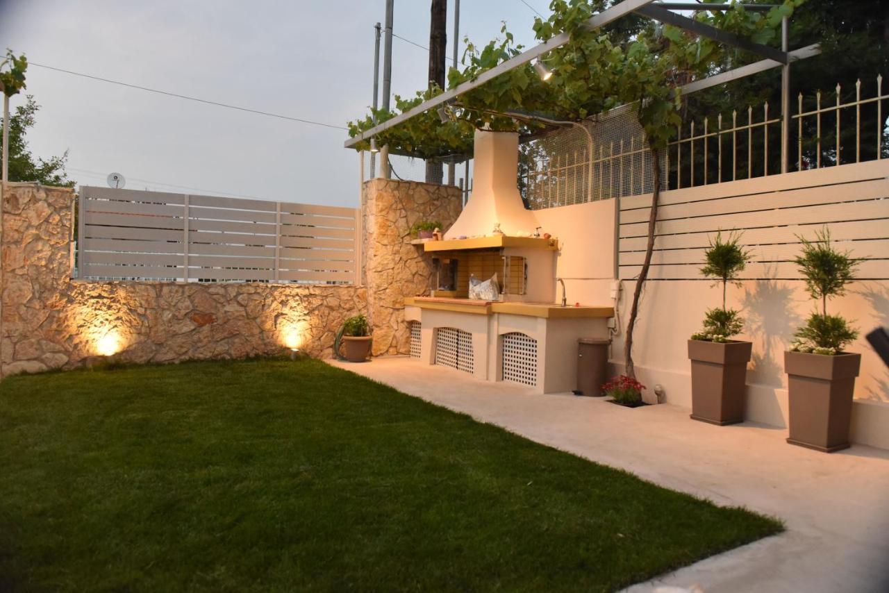 Fanis Apartment Lechaio Exterior foto